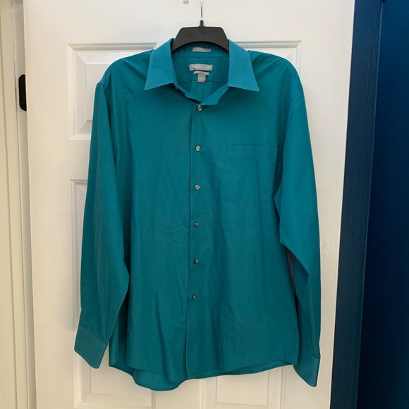 Van Heusen Other - Van Heusen Fitted Button Down Dress Shirt